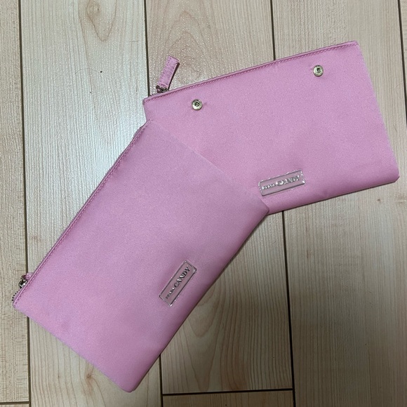 Prada makeup bag - Picture 2 of 5